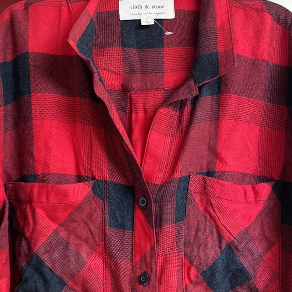 Cloth & Stone Red Butter Soft ButtonDown Shirt NeverUsed - Picture 2 of 9
